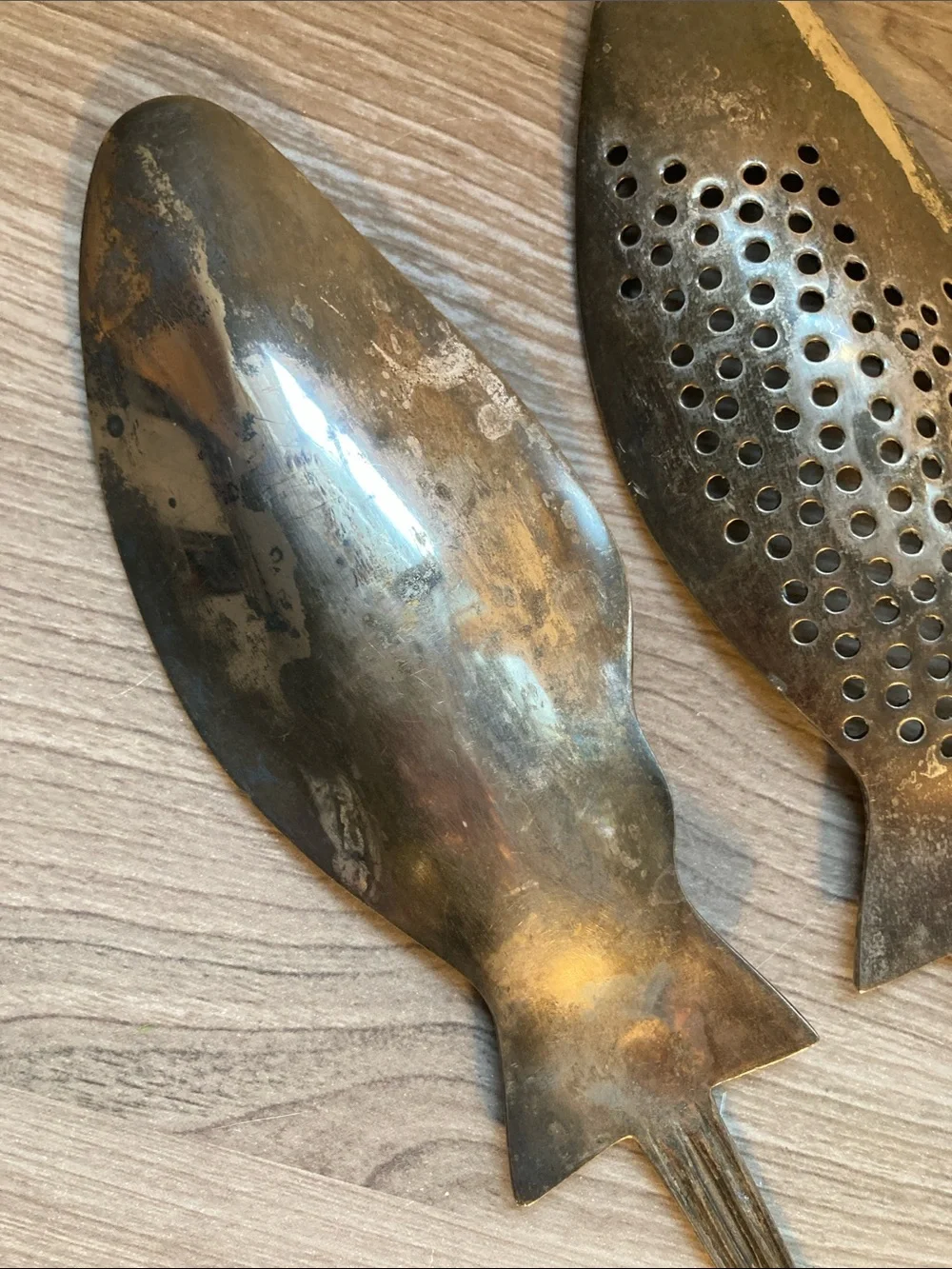 Fish serving utensils métal ornate and details